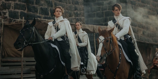 &laquo;Этерна&raquo;: Рецензия Киноафиши