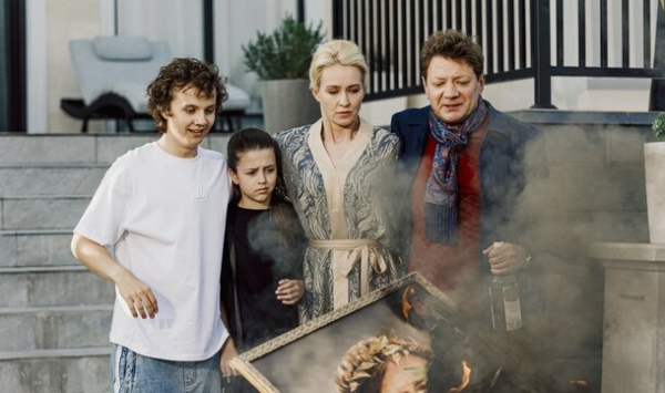 Ян Цапник сбегает в Дагестан и открывает чудо-заведение в трейлере комедии &laquo;Атель-Матель&raquo;